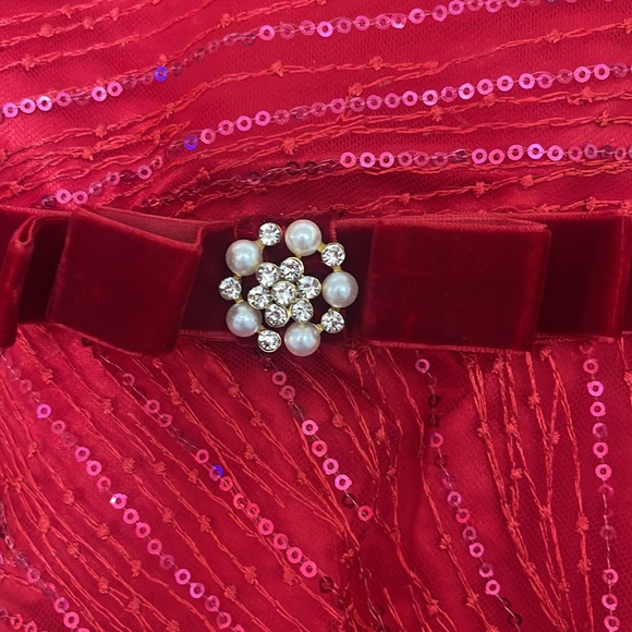 Macy’s Rare Edition Red special occasion dress girls size 12 - Picture 3 of 8